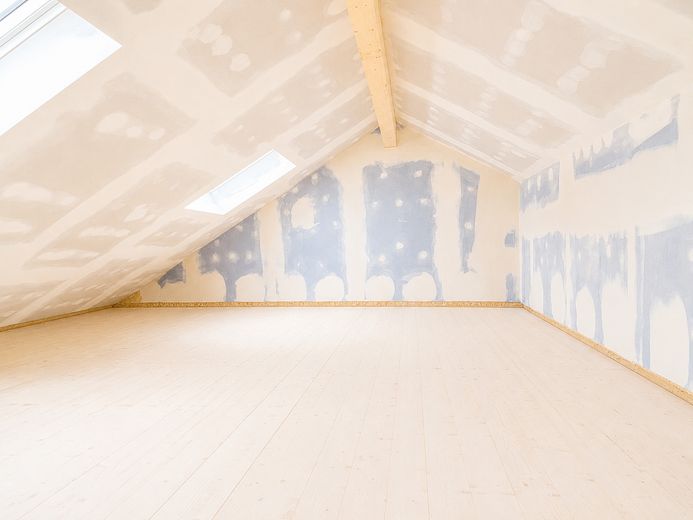 KfW-40 Zweifamilienhaus im Zentrum | Selbst wohnen & vermieten | Erstbezug – Maisonette Dachgeschoss