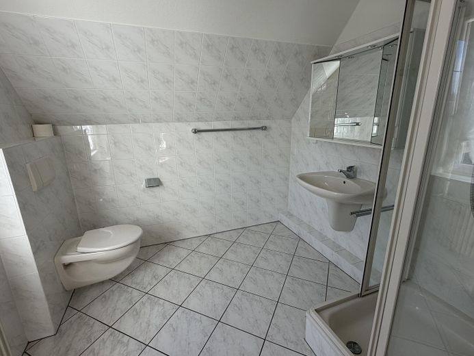 Exclusief wonen op een toplocatie in Lübeck - 160 m² woonoppervlakte op 777 m² eigen grond – Duschbad