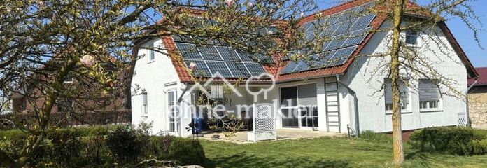 Einfamilienhaus auf großem Grundstück