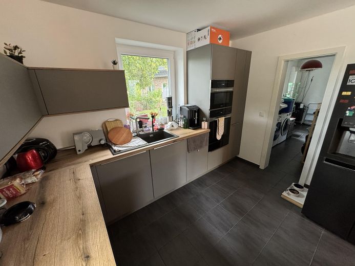Modernes Einfamilienhaus mit hochwertiger Ausstattung und Smart-Home-System in Groß Wesenberg – Küche