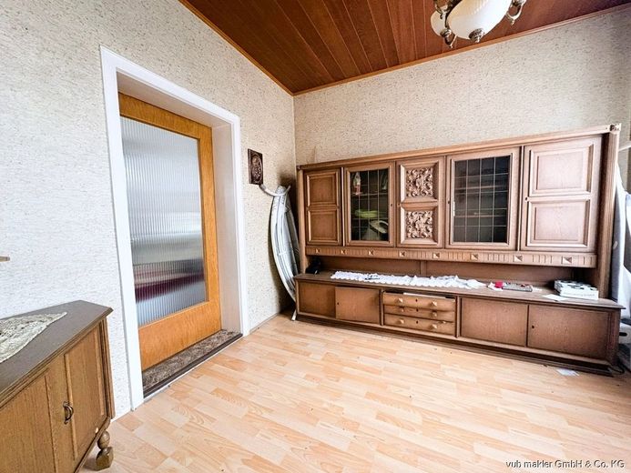 Zweifamilienhaus in Rehau mit großzügiger Wohnfläche und vielseitiger Nutzung – VUB0002431-7