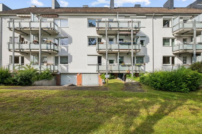 Kapitalanleger aufgepasst! Modernisierte &amp; Vermietete 2-Zimmer-Wohnung mit Balkon in Hamburg-Horn – Außenansicht Garten