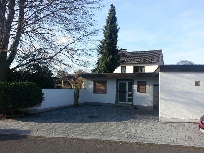 Frontansicht vor Renovierung