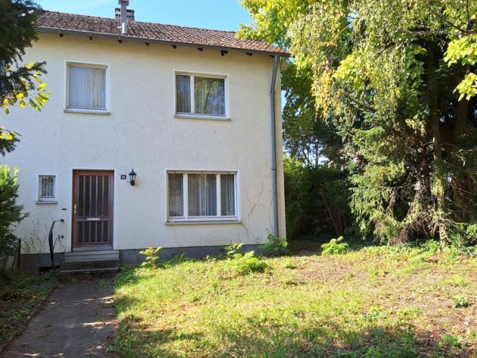 Doppelhaushälfte in bevorzugter Wiesbadener Lage – Foto 1