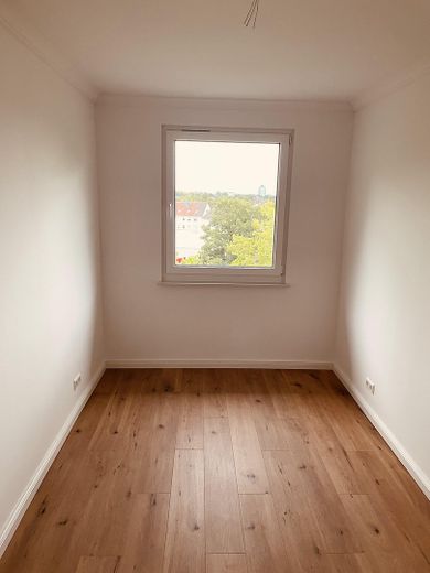 3-Zimmer-Wohntraum am Mittellandkanal – saniert, bezugsbereit & mit Weitblick – Arbeitszimmer