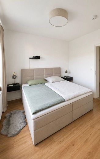 Schlafzimmer 1