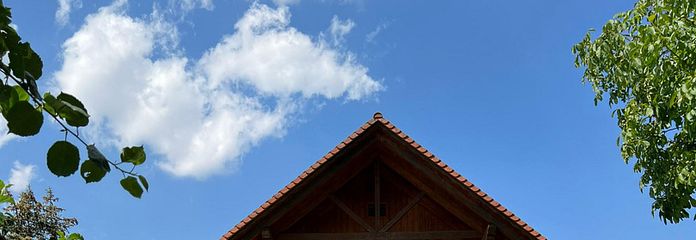 Blick auf Haus vom Garten
