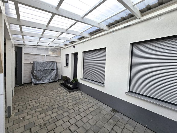Einliegerwohnung-Büro