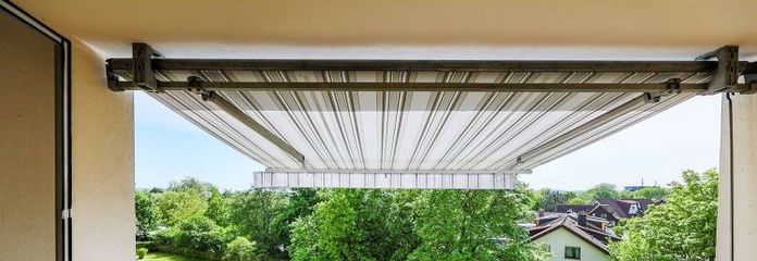 Bezugsfreie 4 Zimmer Maisonette- Wohnung mit Garage und Einbauküche im 3.OG mit Südbalkon ohne Lift.