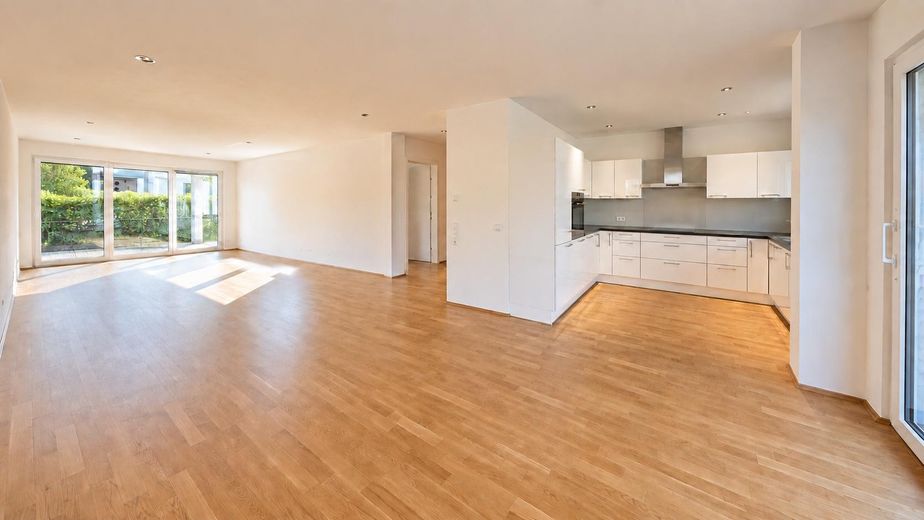 150 m² | Appartamento di 4 locali con giardino e 2 terrazze a Bodman – SENZA PROVVIGIONE – Wohnen/Essen