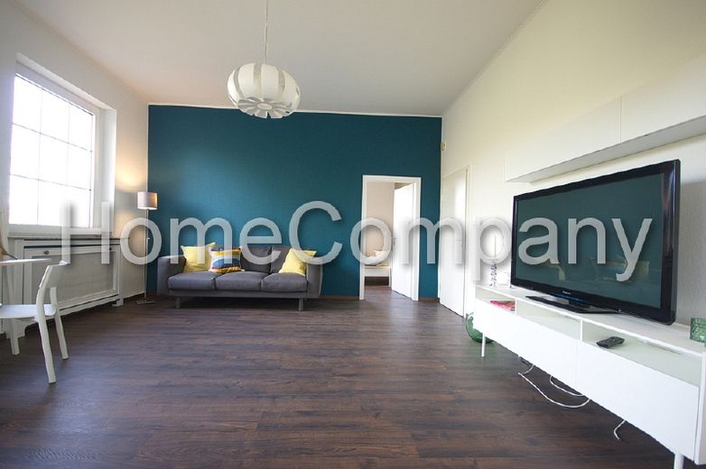 Modern und stilvoll gestaltete Wohnung in einer Altbauvilla auf einem parkähnlichen Grundstück Nähe Kemnader Stausee. – 8f2b8f87ef73b3ac5688823aa59744cd4c3a1eb0.jpg