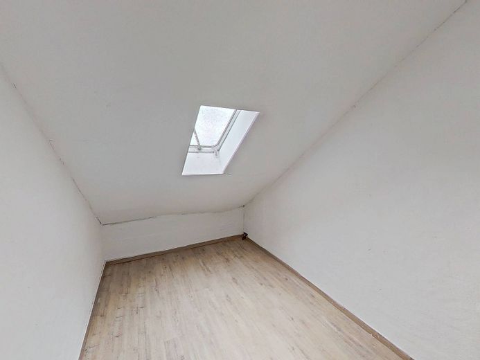 Luminoso appartamento di 2 locali all’ultimo piano con moderno bagno con luce naturale, a pochi passi dal centro città – Abstellraum I