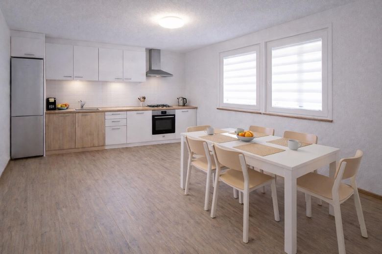Schöne 4 Zimmer-Wohnung zu vermieten mit Balkon – Küche