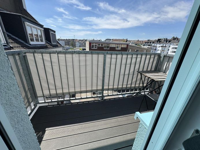 Provisionsfrei,renoviert,ruhig,95qm Wohnung 3,5 Zimmer+Küche mit EBK,Tageslichtbad,Südbalkon – Balkon