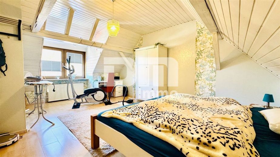 Saniertes Fachwerkhaus mit Scheune in gesuchter Lage – Gebäude 1 DG Dachstudio 2 / Schlafzimmer