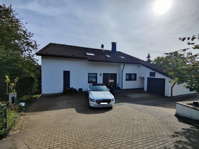 Dreifamilienhaus im Grünen mit großem Grundstück – Foto 6