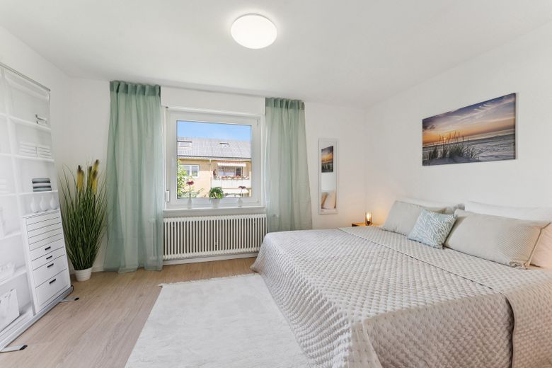 komplett renoviertes Reihenhaus in Geismar: einziehen und genießen – Schlafzimmer 1 OG