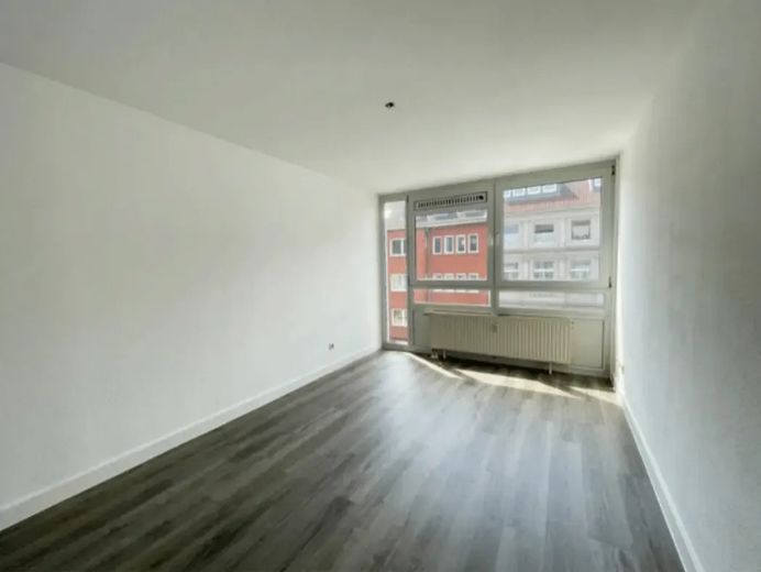 Top Lage in Ehrenfeld - Möblierte, exklusive 1-Zimmer-Wohnung – Wohnzimmer
