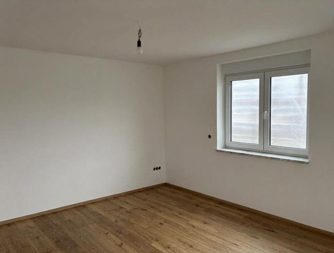 Appartamento con 3 locali al piano terra, vista mozzafiato, ampia terrazza + giardino – Raum neben Küche
