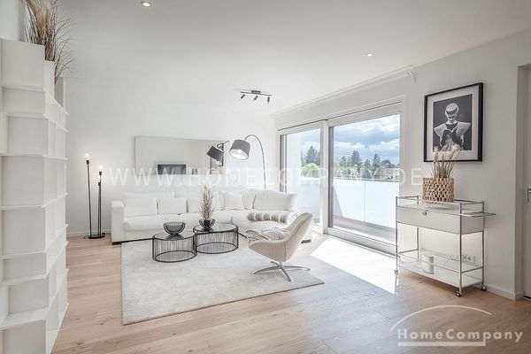 Appartamento moderno e arredato con mobili di alta qualità, 5 locali, con balcone a Hadern