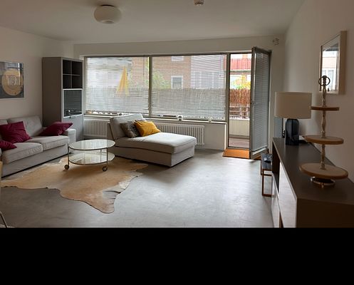 Top gepflegte 3-Zi.  Wohnung mit großem Sonnenbalkon, TG-Stellplatz und Aufzug in Derendorf