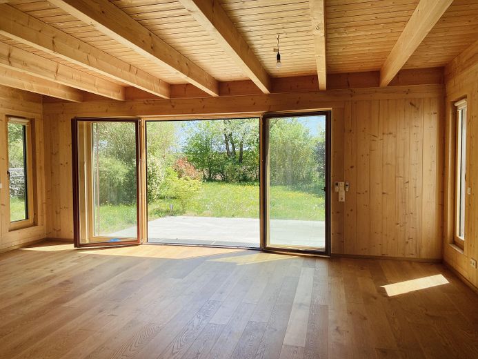 Wohnzimmer mit Gartenterrasse