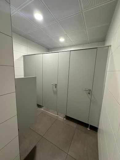 Moderne Büros & Coworking in Göppingen – vom Arbeitsplatz bis zur 200 m² Einheit – WC-Anlage