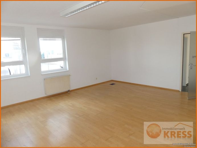 Zentral, hell u. ebenerdig Ladenlokal/Büro/Praxis in Schlüchterns "Neuer Mitte", 2 Pkw Stellplätzen – Bild 11