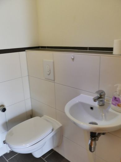 4 Zi. Whg in Bothfeld, inkl. Einbauküche, frei ab sofort – Gäste WC separat 