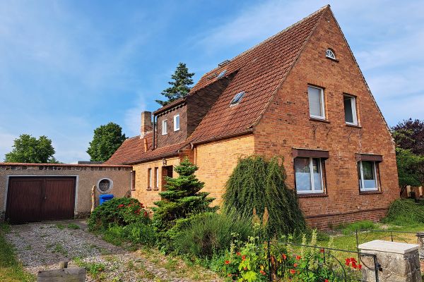 Encantadora casa de ladrillo klinker de 120 m ² con parcela de 719 m² en una ubicación óptima, muy tranquila