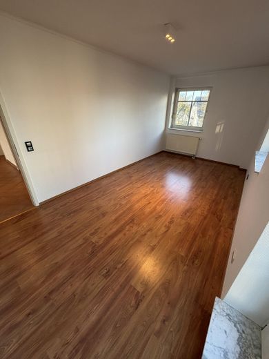 Barrierefreie 3,5-Zimmer-Wohnung in Sasel – Südwest-Balkon, Aufzug Tiefgarage, 2 TG-Plätze – Schlafzimmer/gesamt