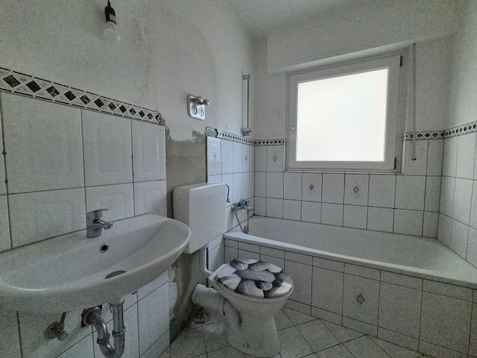 Attraktive 2-Zimmer-Eigentumswohnung mit EBK, sofort bezugsfrei! – Tageslichtbad