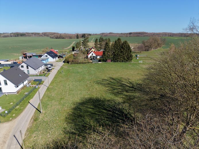 Bauträger- und provisionsfreI: Bauplatz in Pustohl (Satow) – ländlich, ruhig, gut gelegen – Luftbild