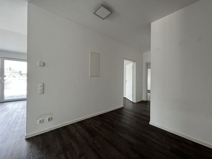 140 m² Wohnkomfort: Stilvolles Penthouse mit Aufzug und zwei Sonnenterrassen – Diele