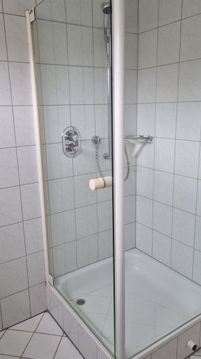 Bad 2 mit Dusche