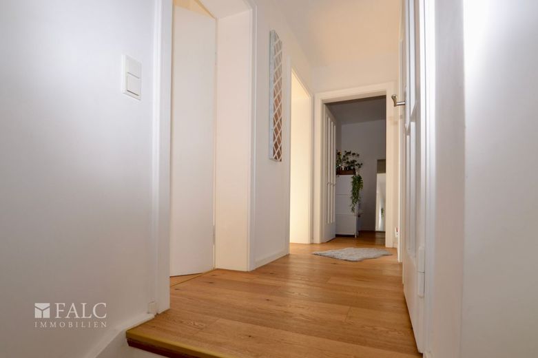 Ein Zuhause zum Ankommen: Hochwertig vor 5 Jahren kernsaniert und modernisiert – Flur OG