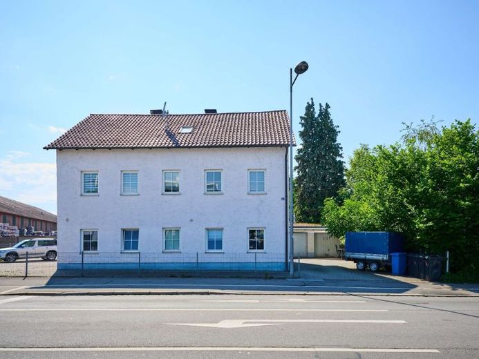 Rendimenti solidi oggi, ulteriori prospettive per domani: condominio con quattro unità a Straubing – Foto 1