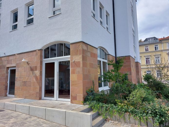Neue Büro- + Praxisflächen im REGIOBUS-HAUS am Busbahnhof Döbeln – Foto 1