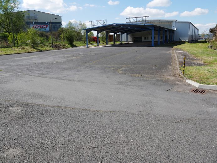 Verkaufshalle / Lagerhalle mit Büroräumen in zentraler Lage von Deutschland – Foto 15