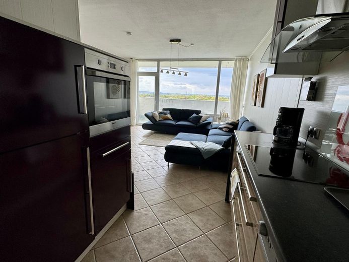 Möblierte 1-Zimmer-Wohnung im 10. Stock mit herrlicher Aussicht – Küche