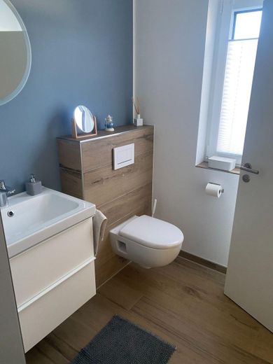Modernes Einfamilienhaus mit großem Grundstück - provisionsfrei – Gäste-WC
