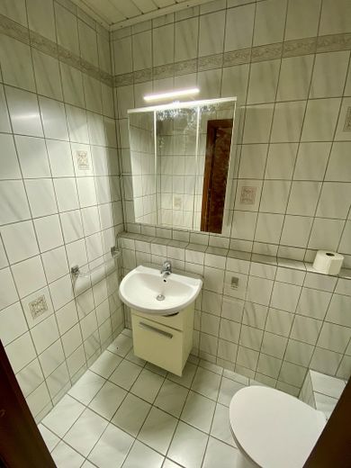 Möbliertes WG-Zimmer in Dossenheim am Petrus - 4er WG mit großem Balkon – Gäste WC