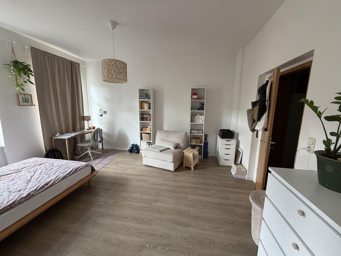 Stijlvol gerenoveerd 1-kamerappartement op een centrale locatie in Johannesvorstadt – Foto 4