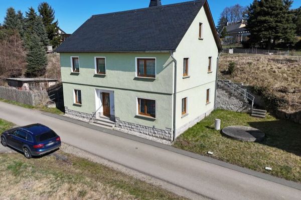 Einfamilienhaus in ländlicher Lage mit großem Grundstück in Treuen