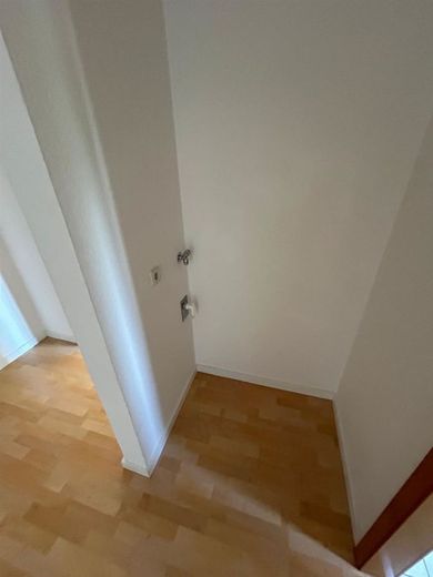 Gemütliche und vermietete DG 2-Zimmer mit Laminat und EBK in guter Lage – PHOTO-2024-07-09-15-19-57_3