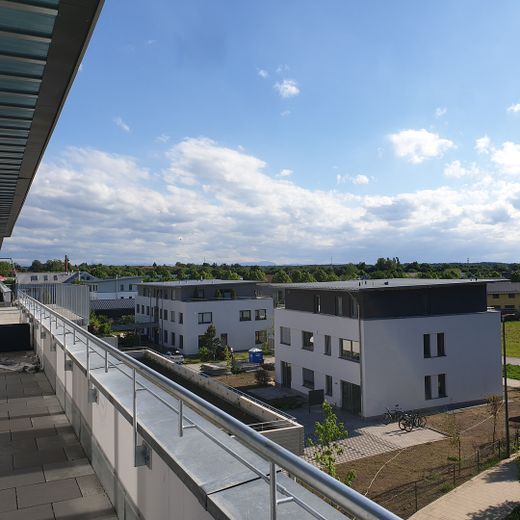 4-Zimmer- Penthouse-Wohnung mit riesiger Dachterrasse – Bergblick