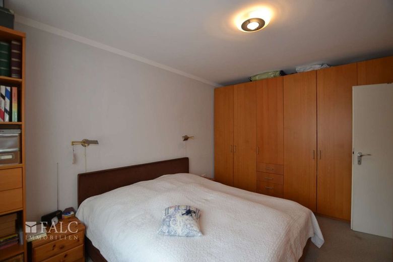 Langjährig vermietete 3-Zimmer-Wohnung mit Balkon und Stellplatz - Kapitalanlage mit Perspektive – Schlafzimmer