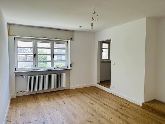पुराने भवन का आकर्षण, आधुनिक सुविधाओं के साथ — 5 कमरे, 140 m², 1वीं मंज़िल, बगीचा और रोशनी | Bad Homburg‑Kirdorf – फोटो 19
