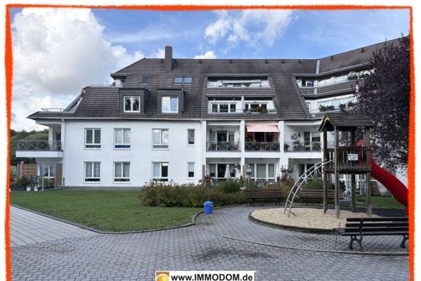 Appartamento mansardato con 2 locali e splendida TERRAZZA SUL TETTO in affitto a Zwickau-Weißenborn!