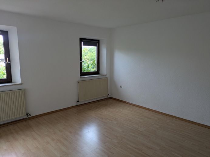 Schöne 4 Zimmer Wohnung mit Balkon und Garten – großes Schlafzimmer